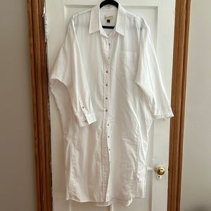 Universal Thread- 3/4 Sleeve Shirtdress.